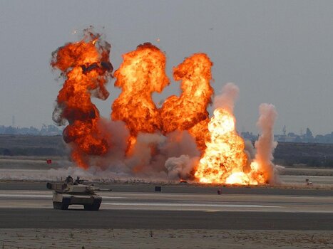 Explosions_at_Miramar_Airshow.jpg