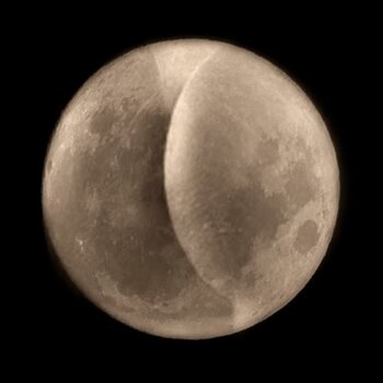 mooning1.jpg